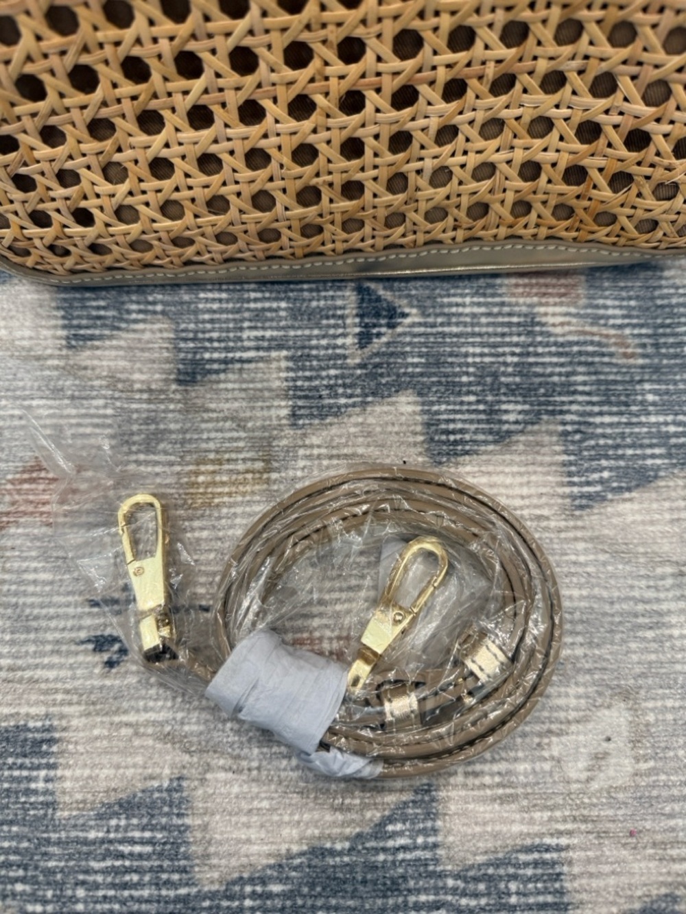 ⭐️ Talbots ⭐️ LIKE NEW ⭐️ METALLIC LEATHER RATTAN SATCHEL with STRAP ⭐️ - Picture 13 of 14